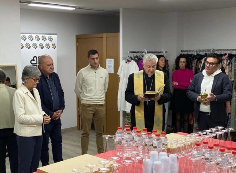 Inauguración de la tienda «De mà a mà»